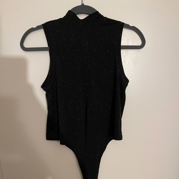 never worn ❎Time to Restore Lululemon size 2 mock crop tank - Picture 4 of 4